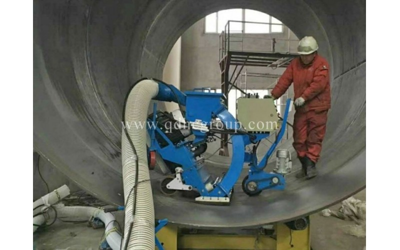 Steel pipe inner wall cleaning